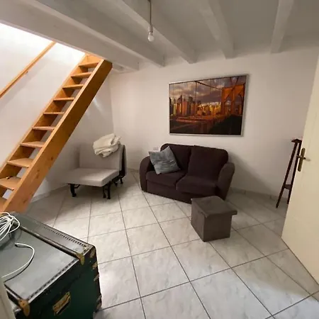 Appartamento In Pieno Centro A Lecce アパート レッチェ